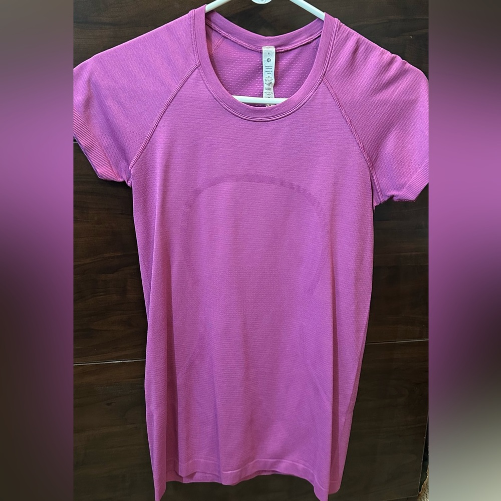 Lululemon Swiftly Tech Short sleeve shirt